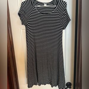 Old Navy Black and White Short Sleeve Mini Knee Length Dress, Size XS